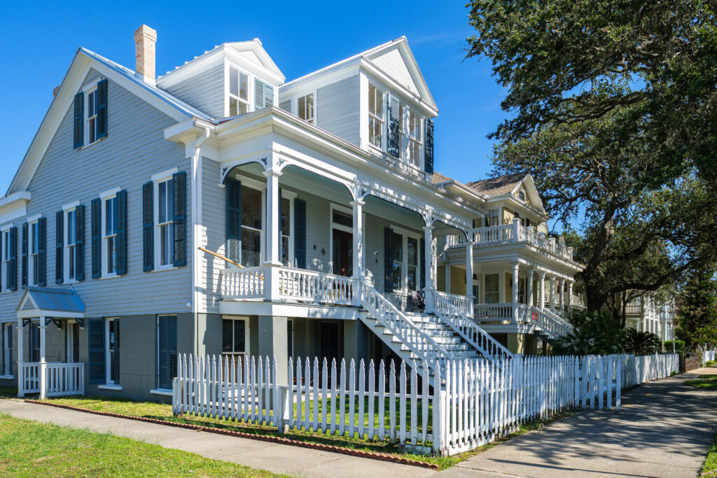 2 Tone Exterior House Colors for McLean Home Styles